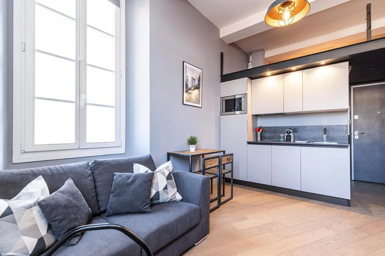 10 Segurane - Magnifique Studio Mezzanine - Port De Nice France